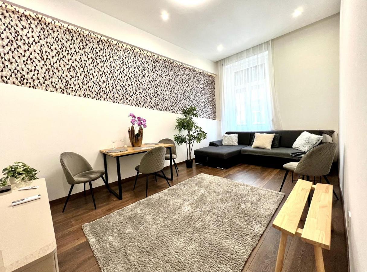 Wonderful Design Apartment In The City Centre Будапешт Екстер'єр фото